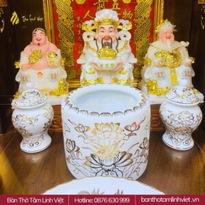 Bộ gốm sứ bàn thờ thần tài gỗ hương đá màu óc chó mái bằng mẫu Kim Tiền