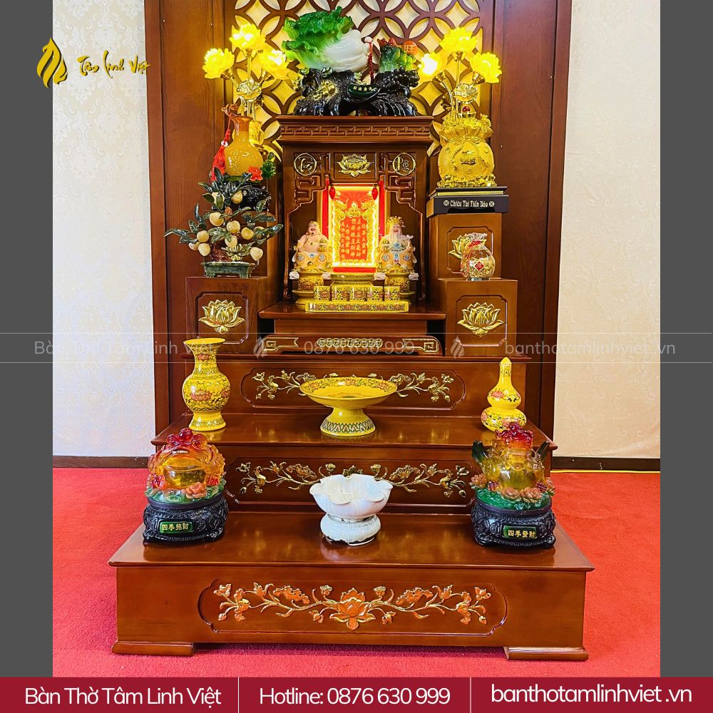 Bàn thờ Thần Tài luôn được đặt ở vị trí dưới đất